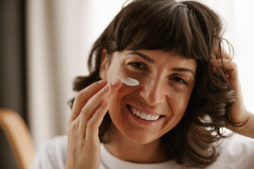 Moisturizer Eye Creams for Anti-Aging Benefits