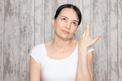 How to Choose Skincare for Dry Mature Skin