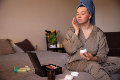 How to Build a Night Skincare Routine for Aging Skin