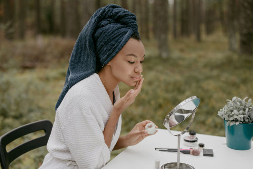 How Natural Ingredients Support Daily Beauty Routines