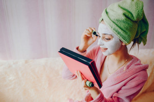 The Science Behind Anti-Aging Face Masks: Do They Really Work?