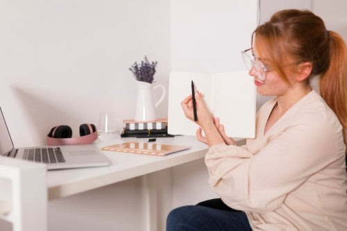 How Online Skincare Brands Are Educating Consumers Without Clinics